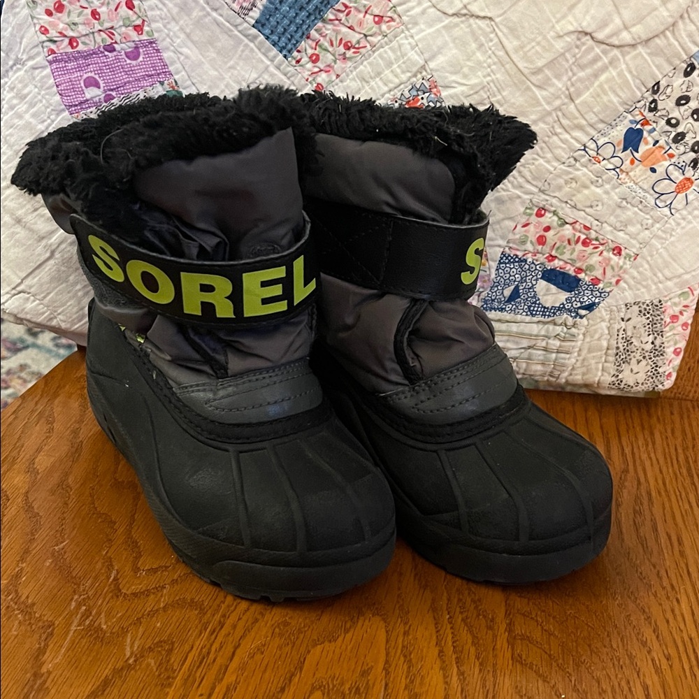 Sorel Black Boots with Neon Green Details